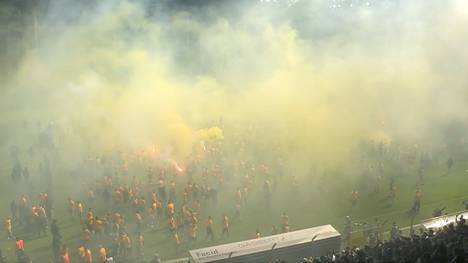 Dynamo Dresden ist trotz der Niederlage bei Waldhof Mannheim in die 2. Bundesliga aufgestiegen. Nach dem Spiel eskaliert die Situation auf dem Feld.