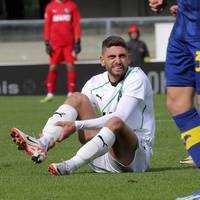 Verletzungsschock um den italienischen Nationalspieler Domenico Berardi: Gegen Verona gibt er sein Comeback nach langer Pause, nun könnte die Saison und auch die EM gelaufen sein.