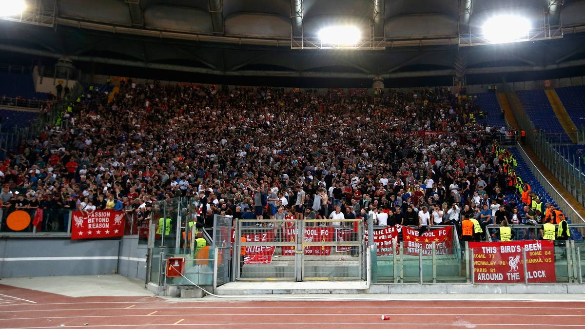 Die Kurve lässt den Erfolgscoach der Reds gebührend feiern