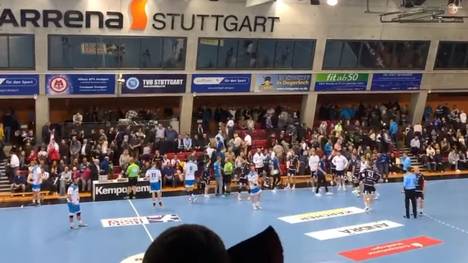 Beim DHB-Pokalspiel zwischen dem TVB Stuttgart und dem THW Kiel muss die Halle evakuiert werden