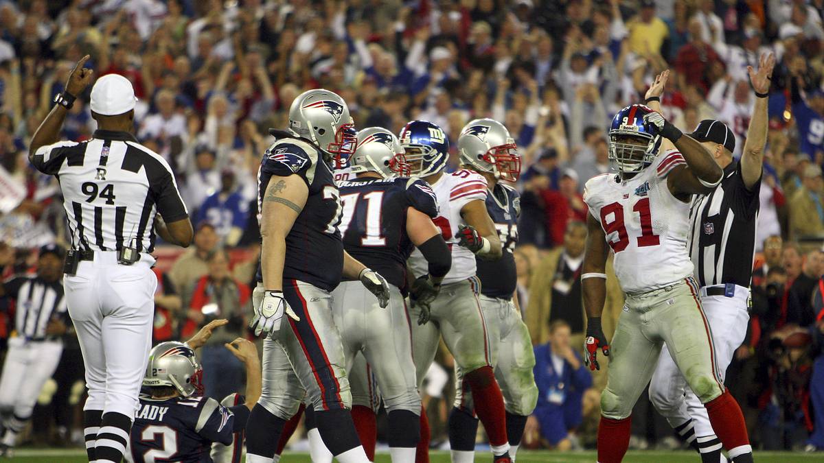 NEW ENGLAND PATRIOTS 2008: Im Super Bowl XLII haben die Patriots die Chance auf die "Perfect Season" und sehen lange wie der sichere Sieger aus. Im letzten Viertel fängt Giants-Receiver David Tyree einen Pass von Eli Manning, indem er den Football an seinen Helm presst...