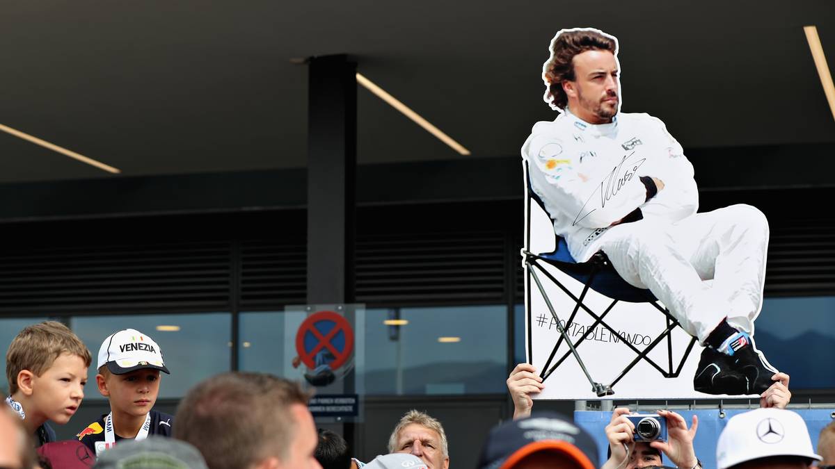 HONDA-MOTOR: Ein weiteres Desaster, das Alonso in Silverstone noch in die Bredouille bringen kann. Denn wird dort die neue Hybrideinheit verwendet, bekommt der Spanier eine Gridstrafe von zehn Plätzen. Honda hat in allen Bereichen das erlaubte Teilekontingent dermaßen überschritten, dass man damit eine Reihe von Schrottcontainern füllen könnte