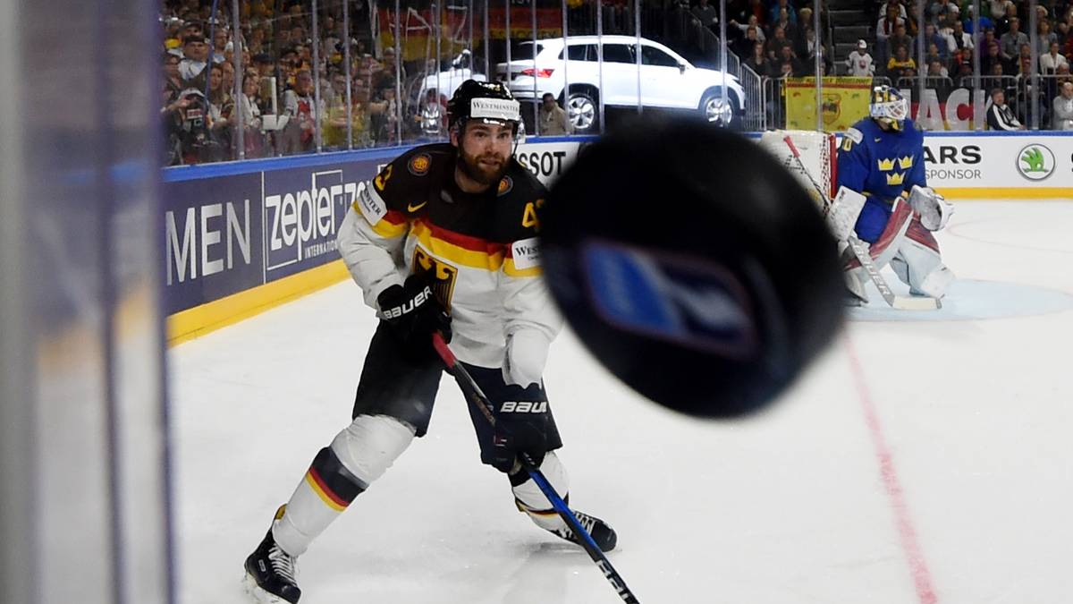YAHIN EHLIZ (24, Nürnberg Ice Tigers, Stürmer): Der Deutsch-Türke geriet in den vergangenen Playoffs der DEL in die Schlagzeilen, weil ein Puck sein Ohr zerstörte. Wenige Tage später stand er bereits wieder auf dem Eis. Seit Dezember 2013 schnürt er für die DEB-Auswahl die Schlittschuhe