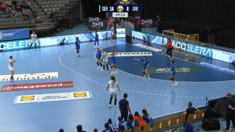 Noch nie hat eine deutsche Frauennationalmannschaft gegen Griechenland gespielt. Im ersten Aufeinandertreffen sind die DHB-Frauen haushoch überlegen.