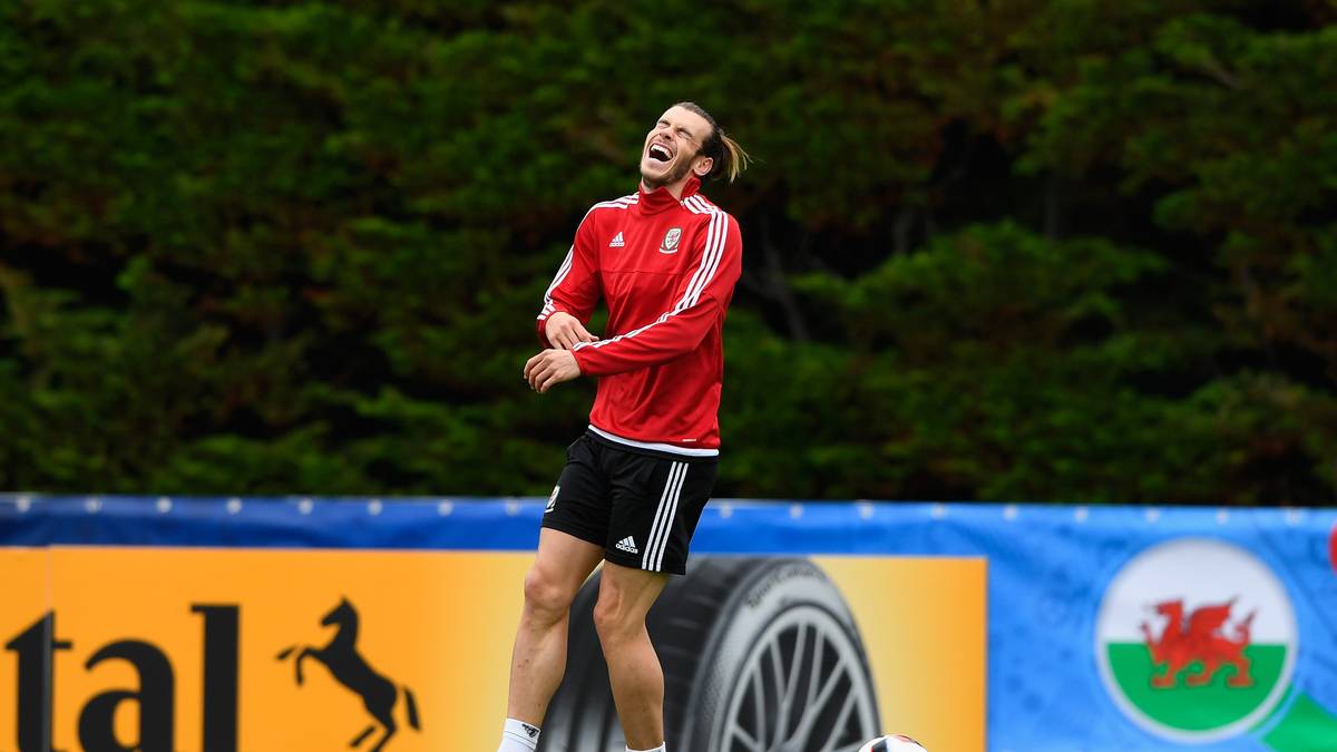 ist Bale wie schon während der gesamten EM richtig gut gelaunt. SPORT1 vergleicht die beiden Superstars