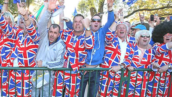 Spektakulär verläuft der Ryder Cup 2012. Am Finaltag sind die britischen Fans trotz des 6:10-Rückstands noch voll der Hoffnung und peitschen die Europäer nach vorne. Sie sollen nicht enttäuscht werden. SPORT1 blickt in Bildern zurück