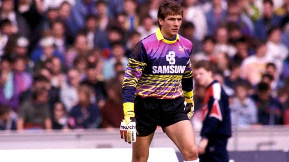 Bodo goes Cyberspace - Keeper Bodo Illgner vom 1. FC Köln läutete mit seinem Trikot das Internetzeitalter ein