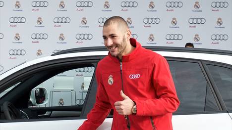 Karim Benzema Real Madrid Players Receive New Audi Cars
