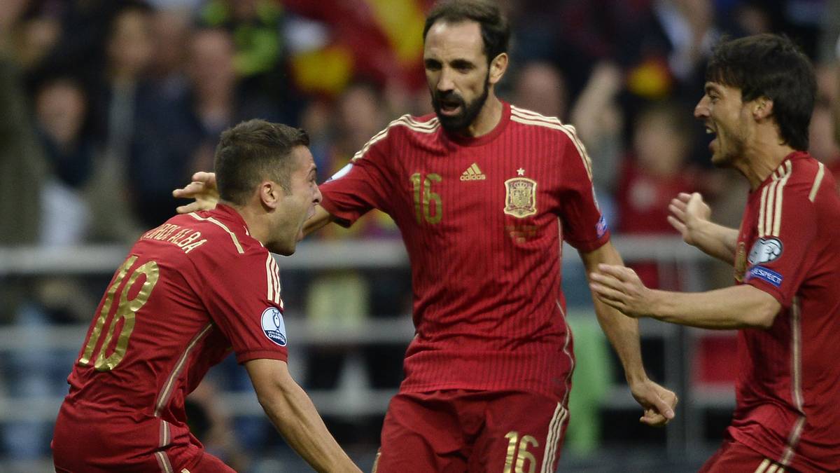 Und die Gastgeber erwischen in Oviedo erwischen einen Start nach Maß: Jordi Alba sorgt für die frühe Führung nach fünf Minuten