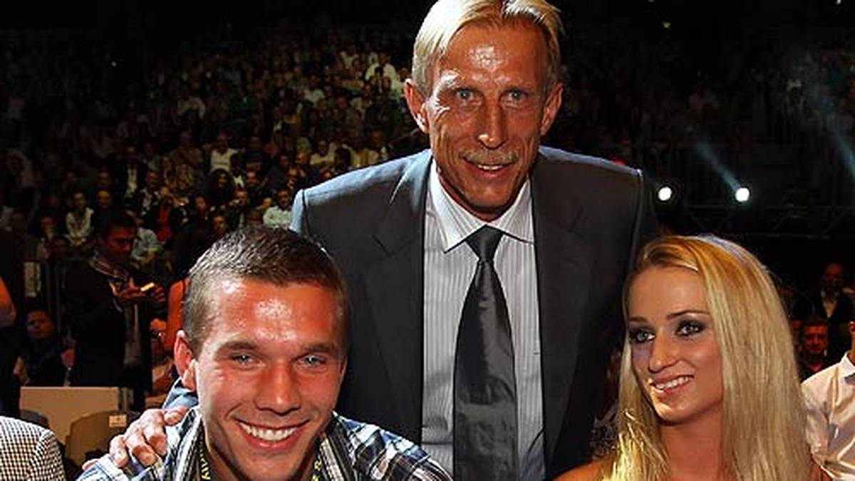 Eine schillernde Figur feiert ihren 60. Geburtstag. Christoph Daum, Trainer und Motivationskünstler, blickt zurück auf Titel, Skandale und markige Sprüche. SPORT1 zeigt Daums Karriere