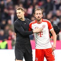 Harry Kane absolviert wieder Teile des Mannschaftstrainings. Manuel Neuer und Aleksander Pavlovic sind zumindest zurück auf dem Platz.