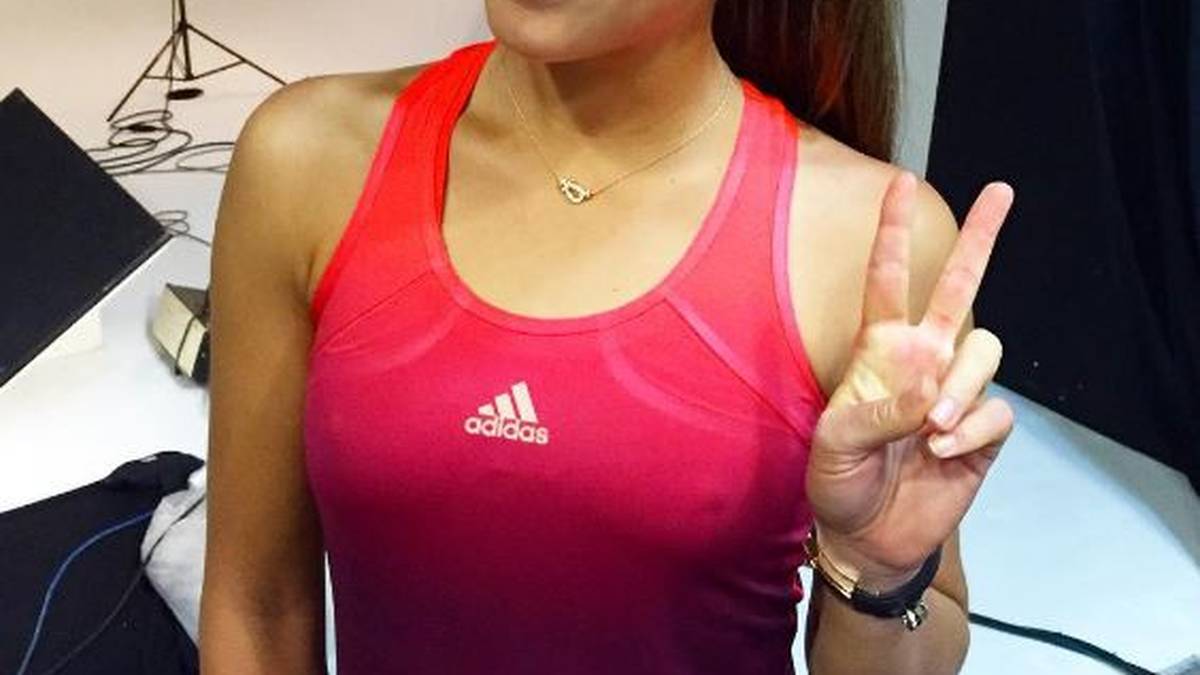 ... oder im sportlichen Top, die bekannteste DFB-Partnerin überzeugt in jedem Outfit. Die Serbin und Bastian Schweinsteiger wollen sich nach der EM das Ja-Wort geben