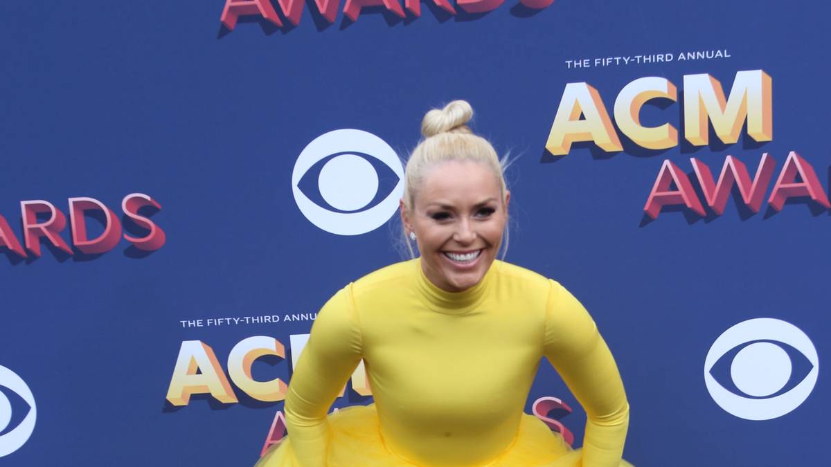 Vonn begeht mindestens einen Mode-Fail. Weiße Turnschuhe zu solch einem Traum in Gelb - das geht natürlich gar nicht