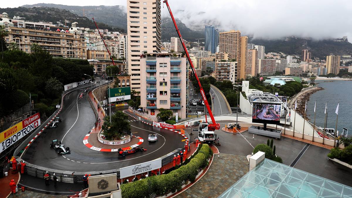 MONTE CARLO/MONACO, 28. Mai: Eng, schnell - und vor allem glamourös! Dafür steht Monte Carlo wie keine andere Stadt im Formel-1-Kalender. Bereits 1950 fährt die Formel 1 dort das erste Mal