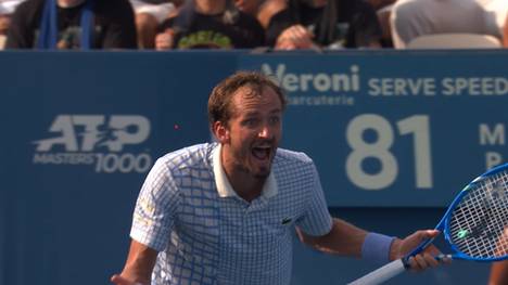  Daniil  Medvedev verliert gegen den Australier Adam Walton bei den Cincinnati Open. Der US-Open Champion von 2021 konnte an seine starke Leistung aus dem ersten Satz nicht anknüpften und scheitert in drei Sätzen.