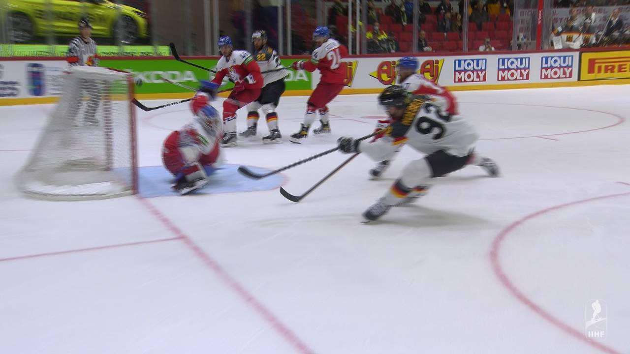Eishockey-WM 2022:In einem kuriosen Spiel besiegt Tschechien Deutschland mit 4:1