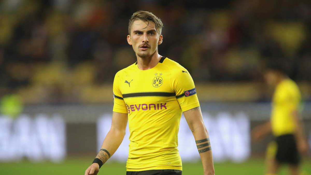Konkreter war das Interesse des VfB Stuttgart aber an einem anderen Offensivspieler des BVB: Maximilian Philipp. Einem Wechsel erteilten die Dortmunder aber eine Absage, auch Philipps Berater tat das Ganze via "Stuttgarter Nachrichten" bloß als "ein Gerücht" ab