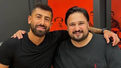 Fatih Demireli (r.) mit Kerem Demirbay nach dessen Transfer zu Galatasaray
