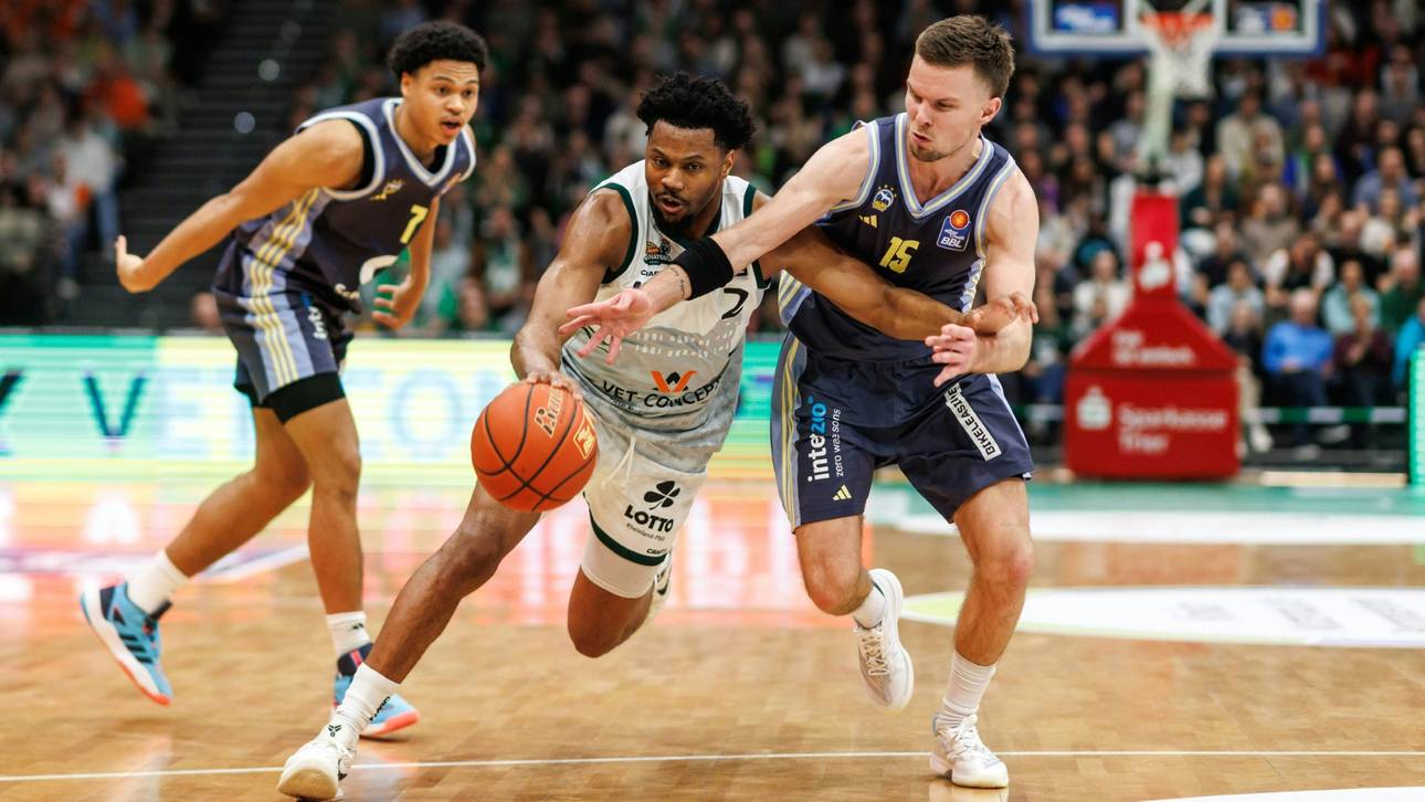 Alba feiert Comeback-Sieg