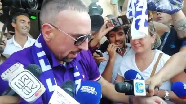 Mega-Empfang für Franck Ribery: Fans der AC Florenz feiern Transfercoup