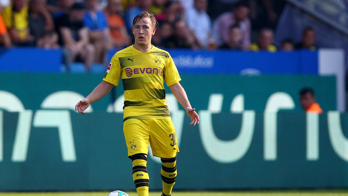 FELIX PASSLACK: Galt zunächst als Kandidat für eine Ausleihe. Nach dem Abgang von Matthias Ginter und Sven Bender sowie den Verletzungen von Schmelzer und Guerreiro muss er wohl bleiben. Seine Vielseitigkeit ist Stärke, aber auch Problem: Ist derzeit nur Lückenbüßer. SPORT1-Note 4