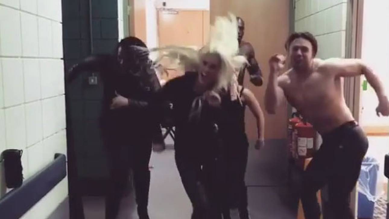 WWE-Stars tanzen Enge-Hosen-Tanz
