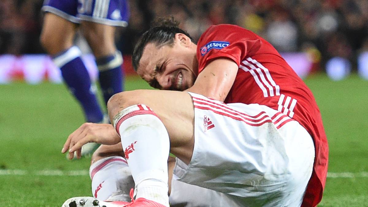 Ein Happy End bleibt ihm bei United zunächst verwehrt. Im Viertelfinale der Europa League gegen Anderlecht zieht sich Ibra einen Kreuzbandriss zu...