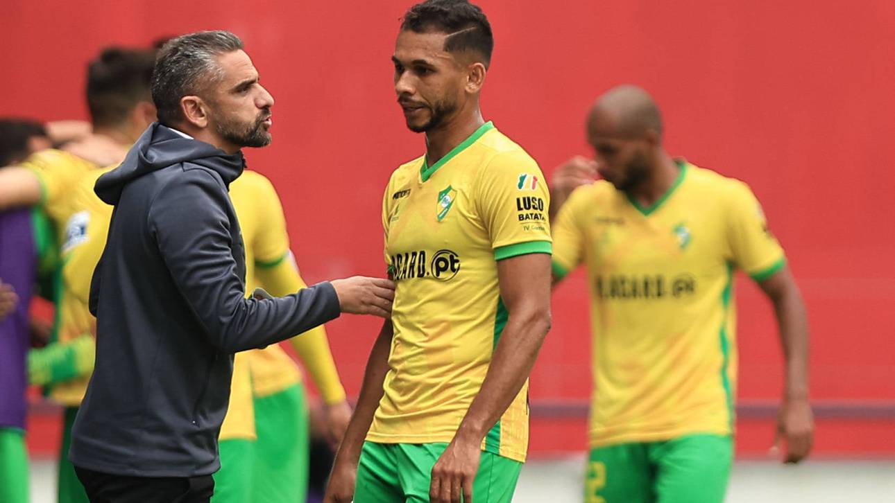 Portugal-Klub leiht komplette Elf aus