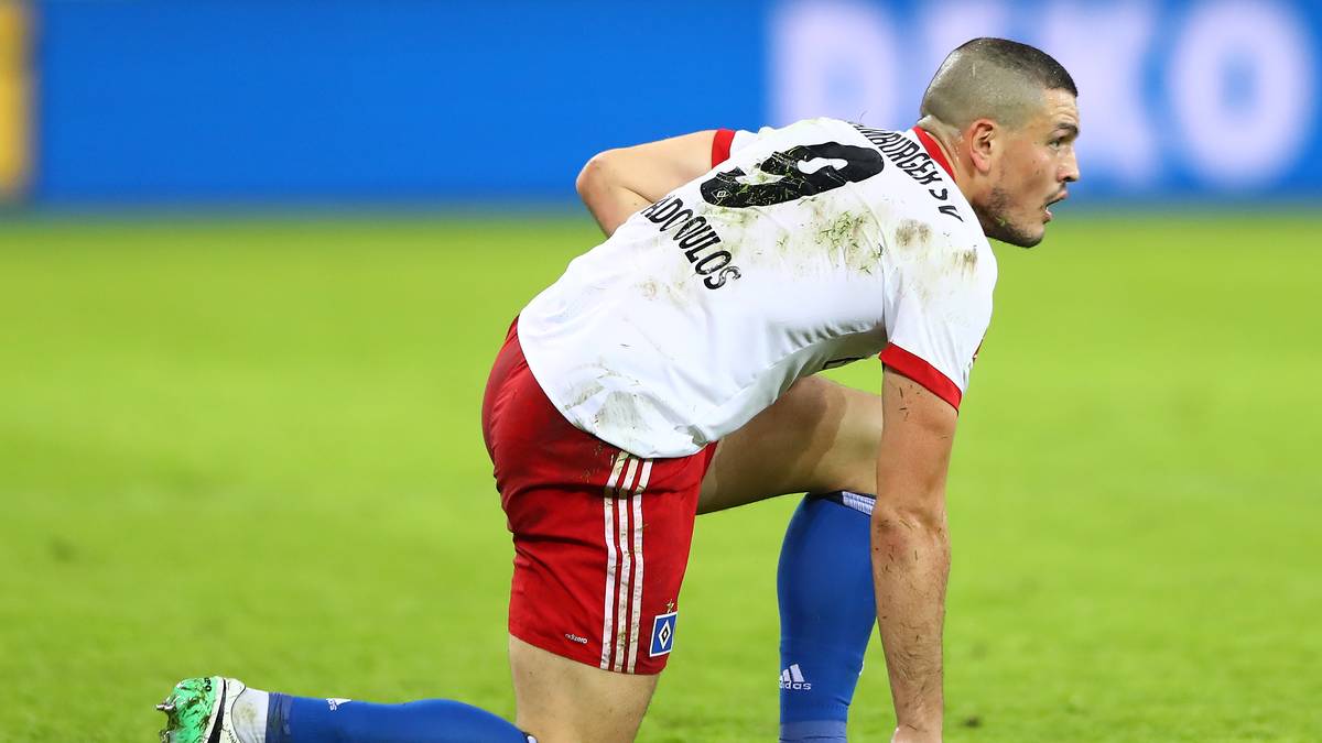 Zuvor war schon Kyriakos Papadopoulos mit unorthodoxer Nummernwahl aufgefallen: Seit seinem Wechsel zum Hamburger SV trug er die Nummer 9 wie einst Uwe Seeler. Wer es mit den Traditionen hält, würde ihn und Wagner jetzt zum Tausch auffordern