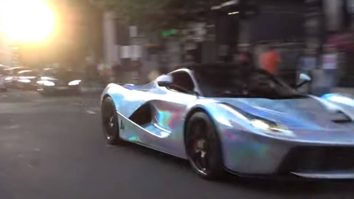 Pierre-Emerick Aubameyang hat sich einen "LaFerrari" für 3,5 Millionen Euro gegönnt und cruist mit seinem auffälligen Luxusschlitten gerne durch London