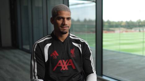 Ronald Araújo freut sich auf die gemeinsame Saison mit dem FC Liverpool, nachdem die Leihgabe durch Barcelona glatt über die Bühne ging. Der Innenverteidiger zeigt sich hochmotiviert für den prestigeträchtigen Verein.