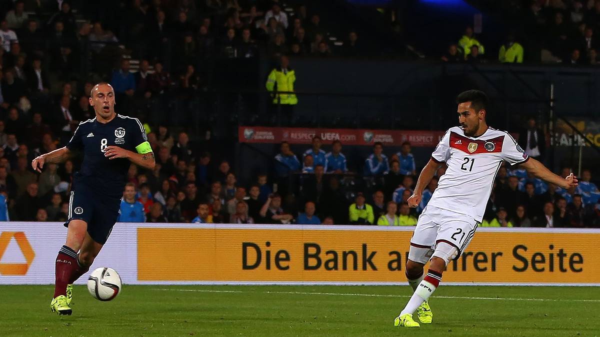 Der Start in Halbzeit zwei ist allerdings vielversprechend. Zwar wird zunächst ein Kopfballtreffer von mario Götze (zu Recht) wegen Abseits aberkannt, doch beim 2:3 durch Gündogan hat dann auch der Unparteiische nichts mehr zu meckern