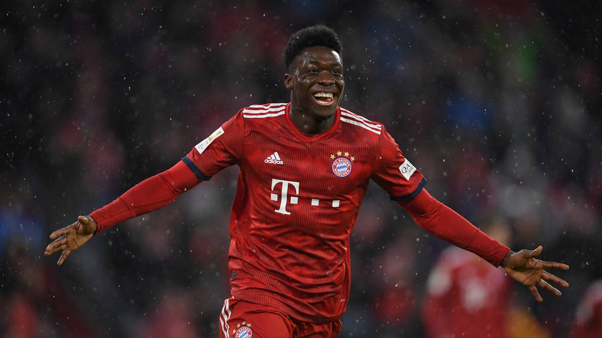 ALPHONSO DAVIES: Der Kanadier ist längst bei den Profis angekommen. Für den deutschen Rekordmeister kam der 19-Jährige bislang in zehn Saisonspielen zum Einsatz und wusst das ein oder andere Mal zu überzeugen