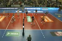 Der Dresdner SC bleibt nach einer hart umkämpften Partie Spitzenreiter der Volleyball-Bundesliga der Frauen. Der aufopferungsvolle Kampf der Ladies in Black Aachen bleibt unbelohnt.