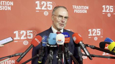 Karl-Heinz Rummenigge ordnet die bisherigen Leistungen von Bayern-Trainer Vincent Kompany ein und baut leicht Druck auf.