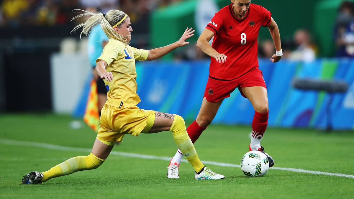 Sie ist im Mittelfeld zuhause, doch agiert sie stets mit viel Offensivdrang zum Tor. 2015 avancierte sie zur Nationalspielerin des Jahres, inzwischen darf sie sich auch Olympiasiegerin nennen