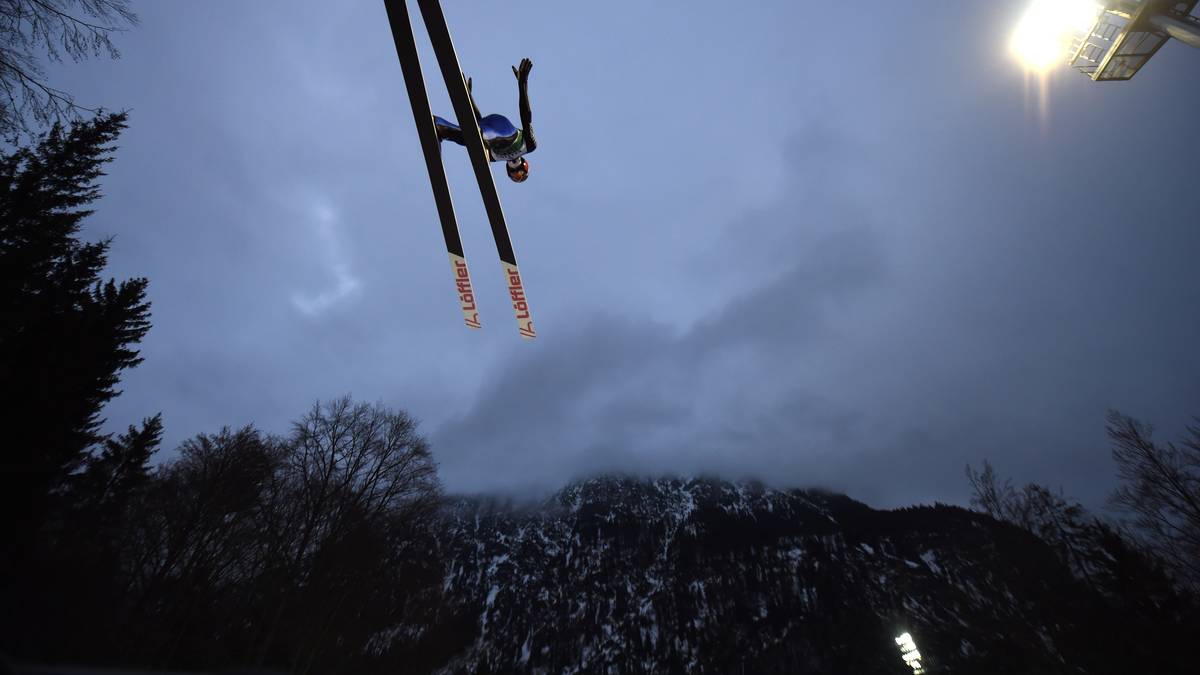 Erst 2015 konnte er seinen "Fluch" beenden und erreichte den zweiten Durchgang. In diesem Jahr scheint seine Form zu stimmen, in der Weltcup-Gesamtwertung liegt er auf dem 14. Platz. Sein bestes Resultat erzielte er in Nischni Tagil, als er auf den sechsten Rang sprang