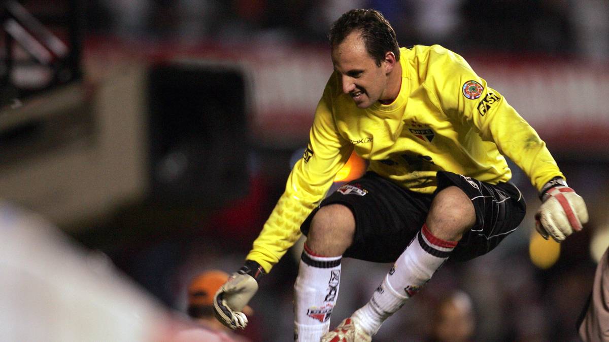 Der Brasilianer verfügt über eine glänzende Schusstechnik. 62 Freistoßtore bringen Ceni in den Club der Hunderter. Dazu kommen 38 Elfmetertreffer