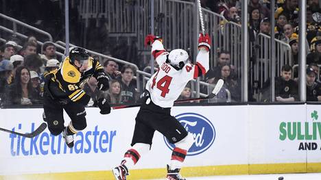 Historischer Spieltag in der NHL: In der Nacht zum Sonntag werden mehrere unfassbare Marken erreicht.