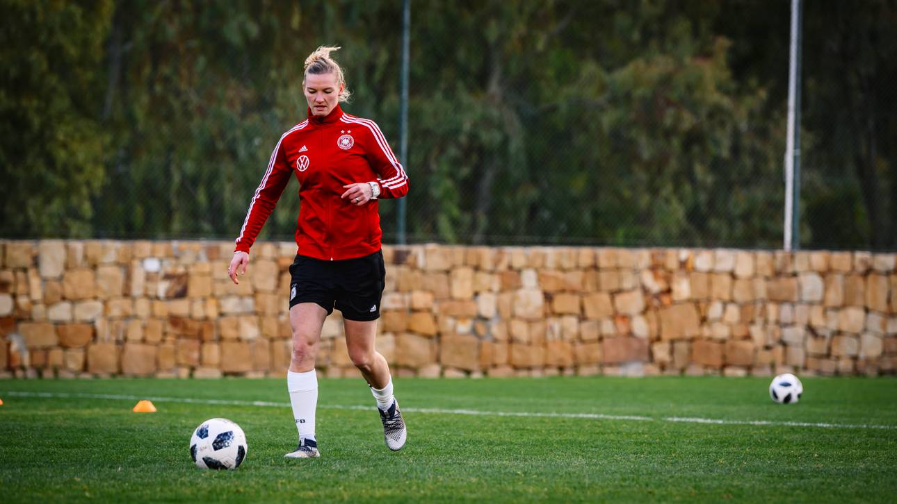 Popp fällt wohl gegen Frankreich aus