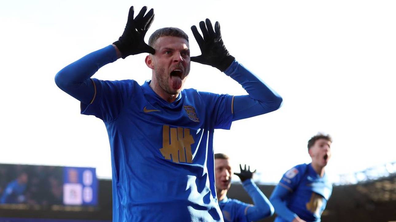 Marvin Ducksch mit seinem typischen Torjubel