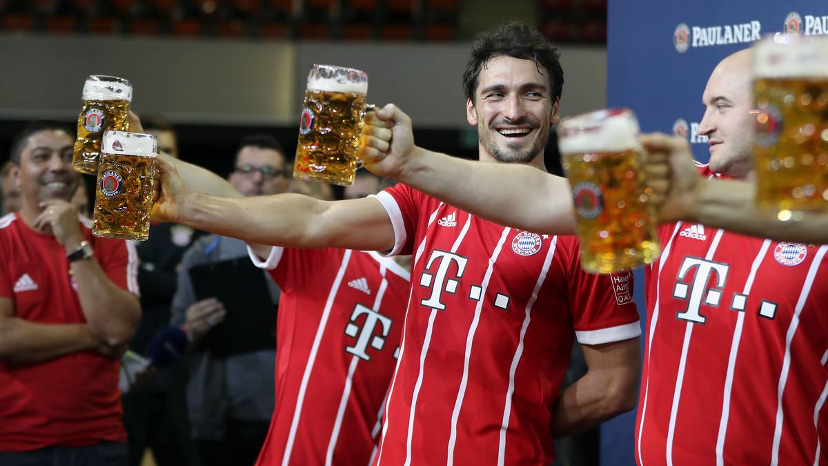 Kann Verteidiger Hummels diesen Vorsprung zusammen mit Martinez ins Ziel retten?