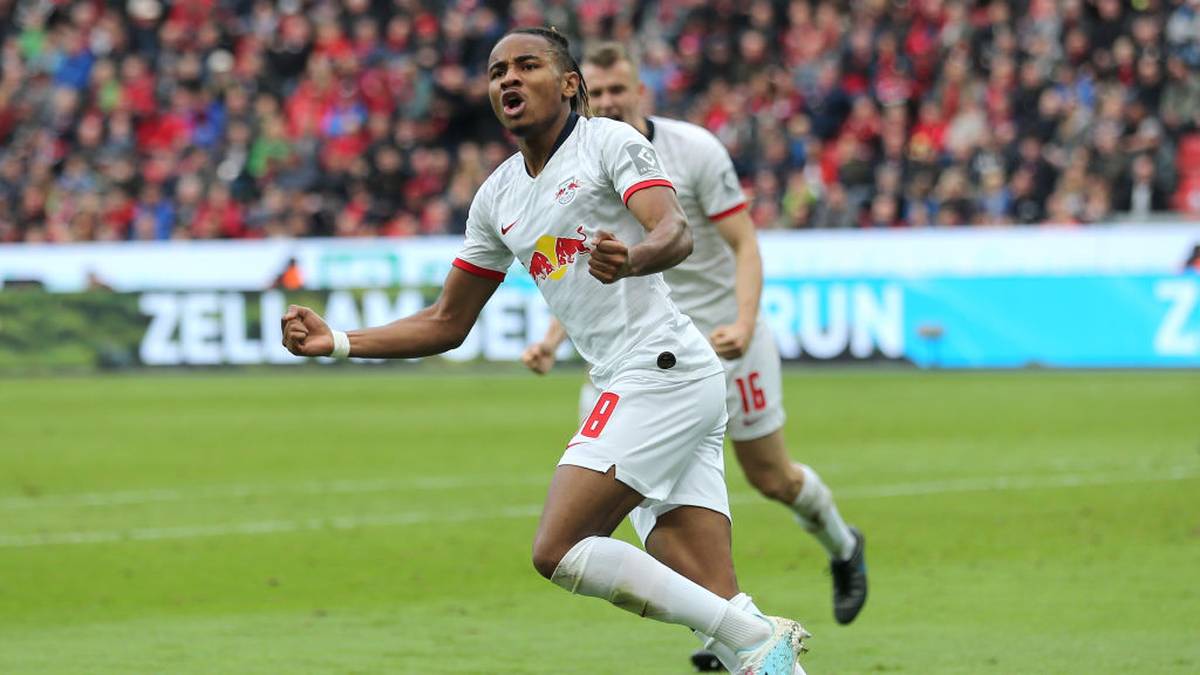 RB LEIPZIG (Platz 1): Die Sachsen haben keinen Leistungsträger verloren. Die Neuzugänge wurden allesamt nach der Klub-Maxime "jung und entwicklungsfähig" ausgewählt. Mittelfeldmann Christopher Nkunku (Bild) von PSG überzeugte zumeist und liefert wichtige Impulse