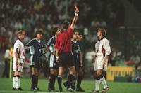 Bei der WM 1998 sieht David Beckham im Achtelfinale gegen Argentinien Rot. Die Folgen des Platzverweises begleiten den englischen Superstar noch heute.