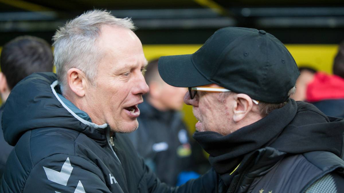 Dortmund vor einem Jahr, Schauplatz Signal Iduna Park. Am 27.01.2018 empfängt der BVB den SC Freiburg. Peter Stöger (r.) soll die Saison der Schwarz-Gelben nach dem Missverständnis Peter Bosz noch retten