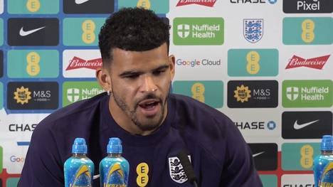 Dominic Solanke ist nach langer Abstinenz wieder für die Three Lions nominiert worden und erhofft sich mit einem möglichen Harry-Kane-Ausfall einen Startplatz. Ebenso äußert sich der Engländer zu Neymar Jr.