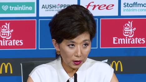 Präsidentin Michele Kang verkündet den Verbleib von Olympique Lyon in der französischen Ligue 1. Der Verein habe eine ausreichende Liquidität vorweisen und damit einen Zwangsabstieg vermeiden können.