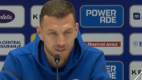Dass die italienischen Spieler feierten, als ihnen Bosnien und Herzegowina zugelost wurde, sieht Edin Dzeko als Zeichen der Verwundbarkeit. Nach zwei verpassten WMs stünde die Squadra Azzurra unter großem Druck.