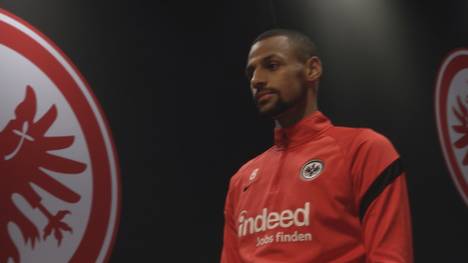 Djibril Sow hat sich mit der Schweiz für die WM 2022 qualifiziert. Bei Eintracht Frankfurt läuft es dagegen nicht so rund. Im exklusiven SPORT1-Interview spricht er über seine verrückten Wochen.