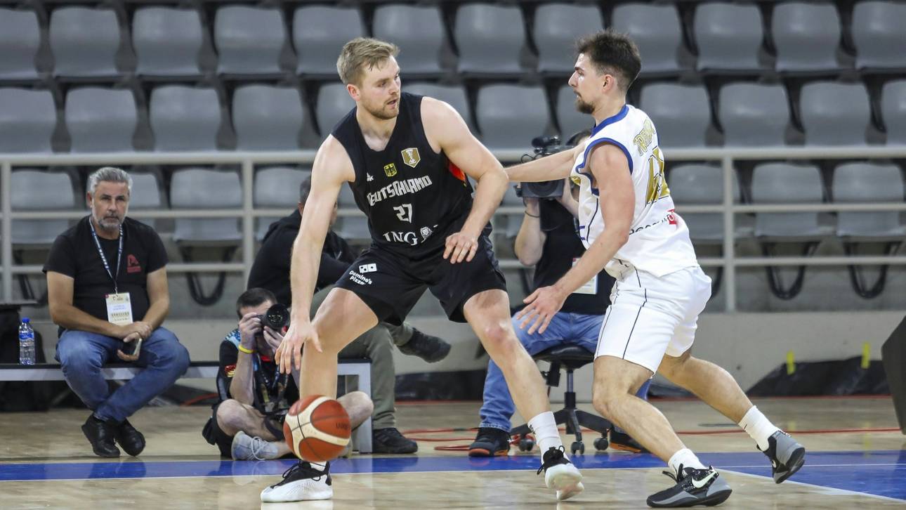 Basketballer mit Pflichtsieg